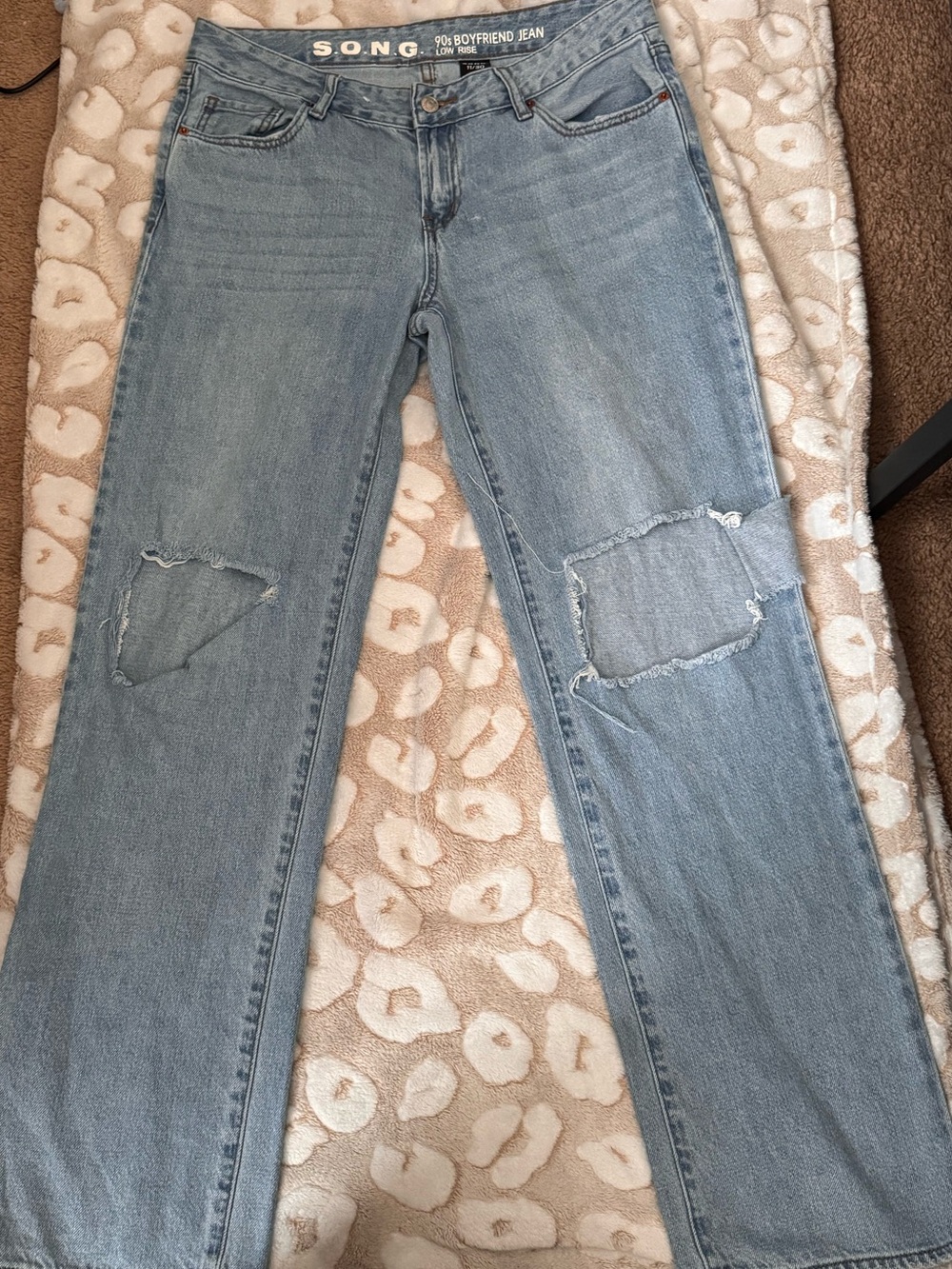 S.O.N.G Light Wash Distressed 90s Boyfriend Jeans size 11/30